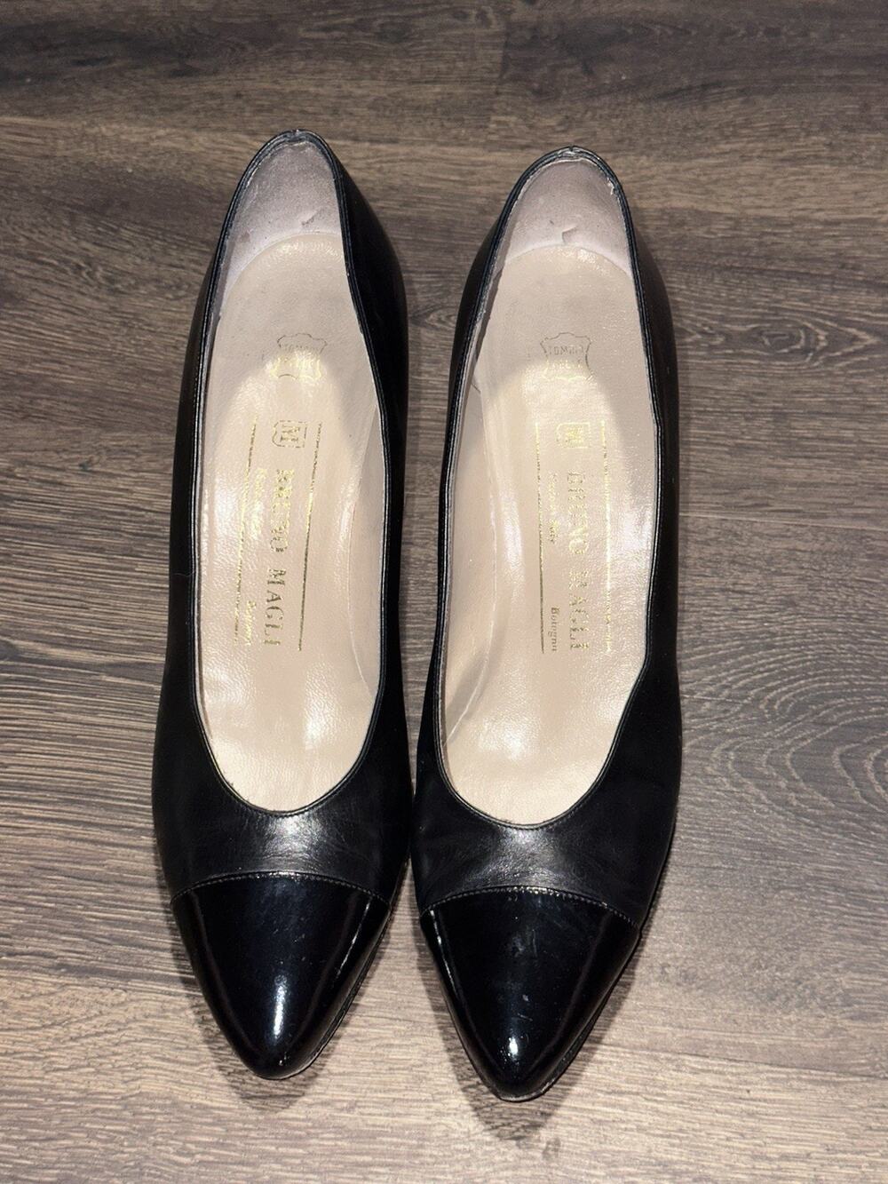 Vintage Bruno Magli Pumps Pointed Toe Black Leather Heels Made in Italy 7 AA AA